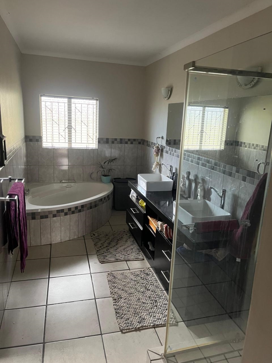 4 Bedroom Property for Sale in Christiana North West